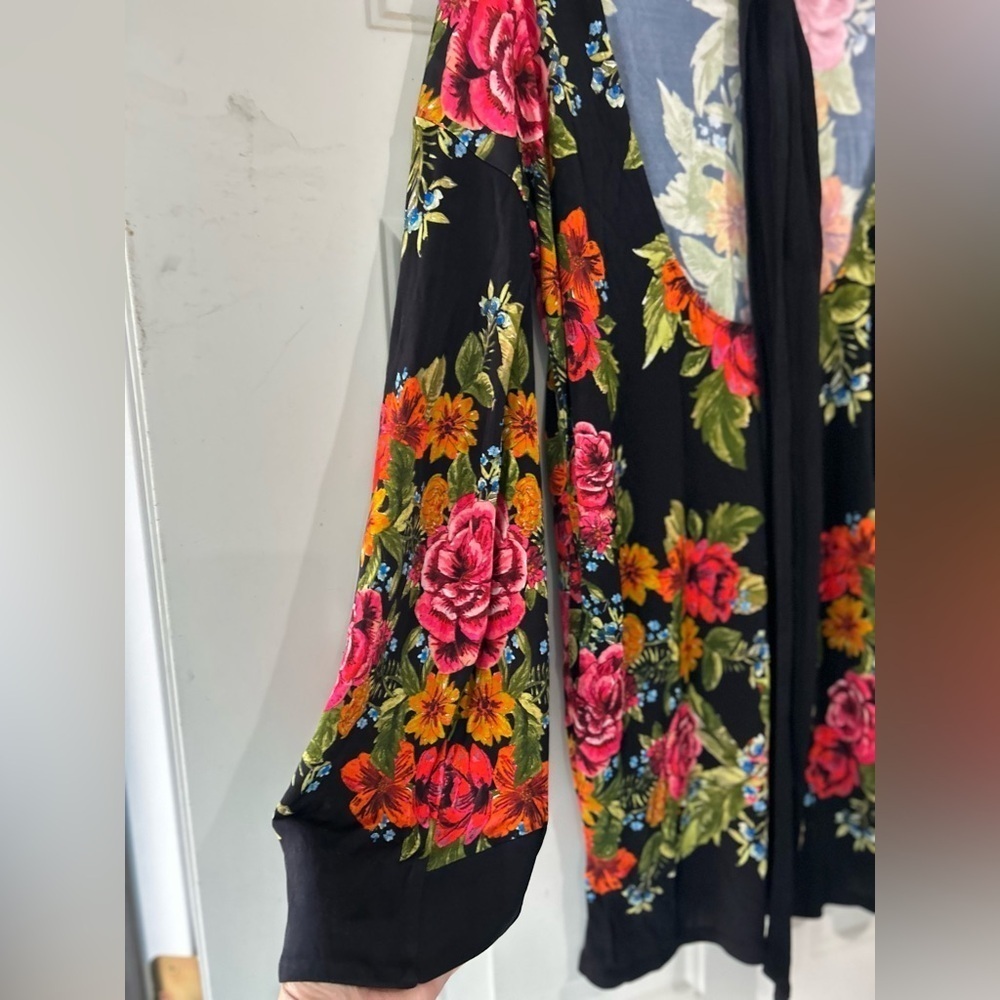 Floral Long Sleeve Blouse - Picture 5 of 7